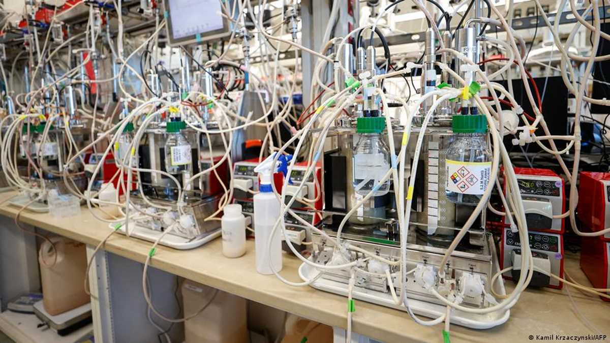 ग्रीन हाउस गैसों से बन रहे हैं कपड़े, बोतल और ईंधन